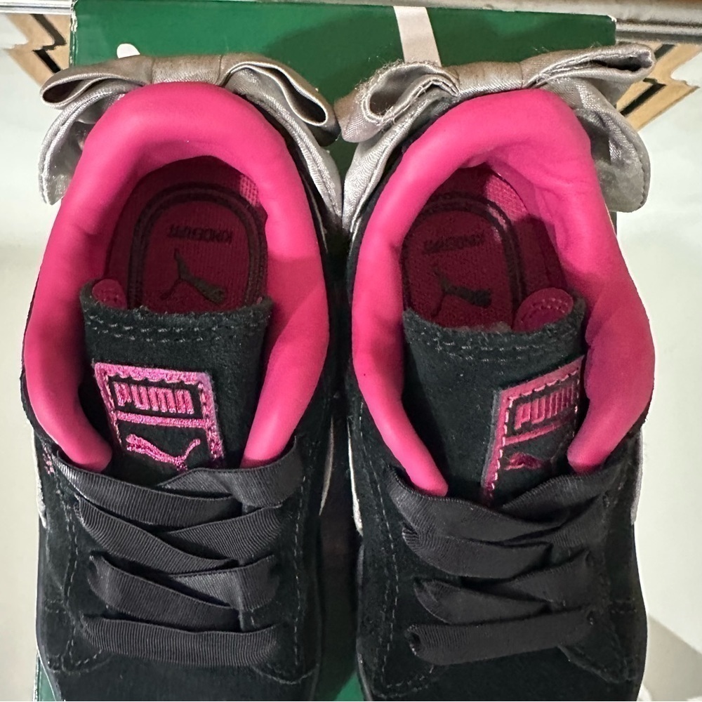 Puma Suede Bow Kids Sneakers Fuchsia Purple Size 6C US - Picture 3 of 5